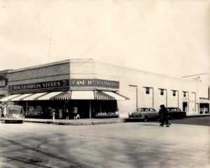 Sam Walton - Ben Franklin Store - Sam Walton's First 1945